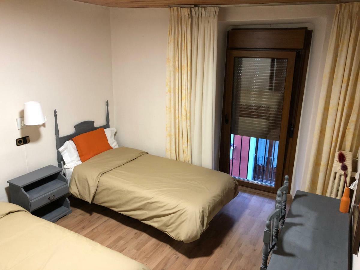 Hostal Di Verena Puigcerdà Kültér fotó