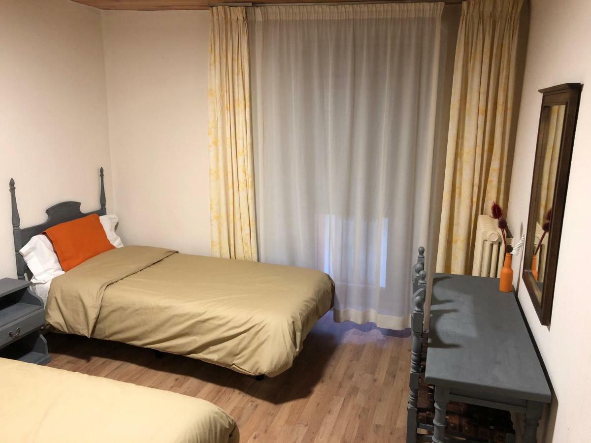 Hostal Di Verena Puigcerdà Kültér fotó