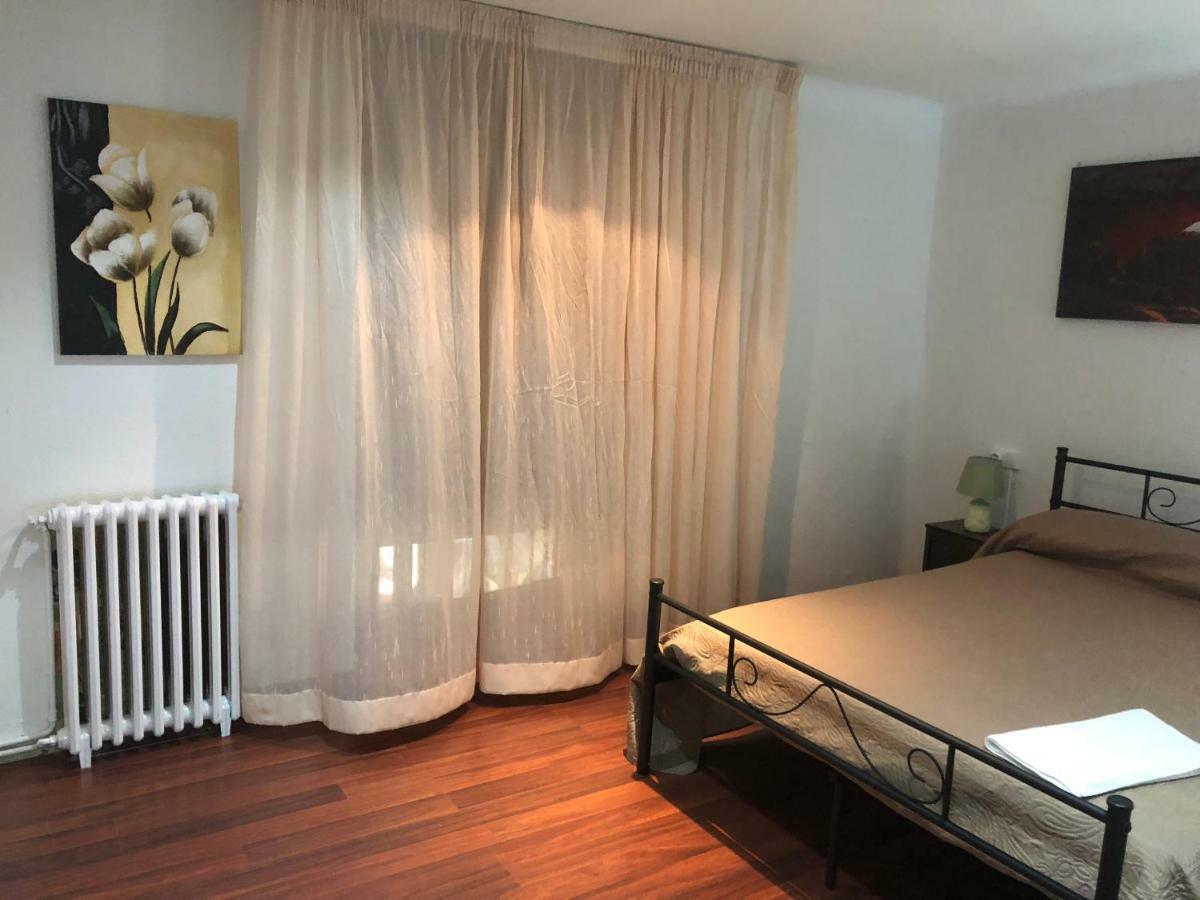 Hostal Di Verena Puigcerdà Kültér fotó